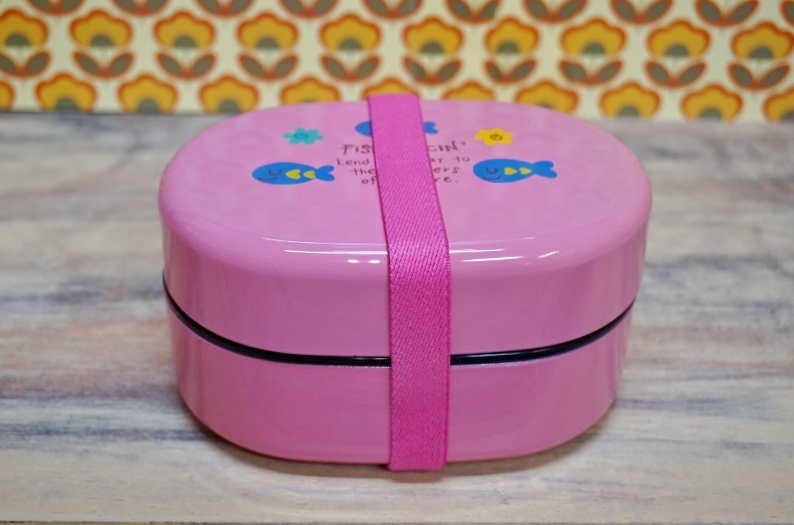 塗二段弁当箱 小判弁当箱 プラスチック弁当箱 ファンシーおさかなイラスト ピンク 難あり Pb6