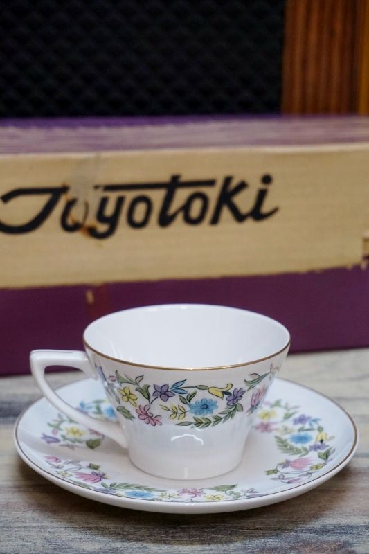 TOYOTOKI 東洋陶器ティーカップ&ソーサー 花柄 N359