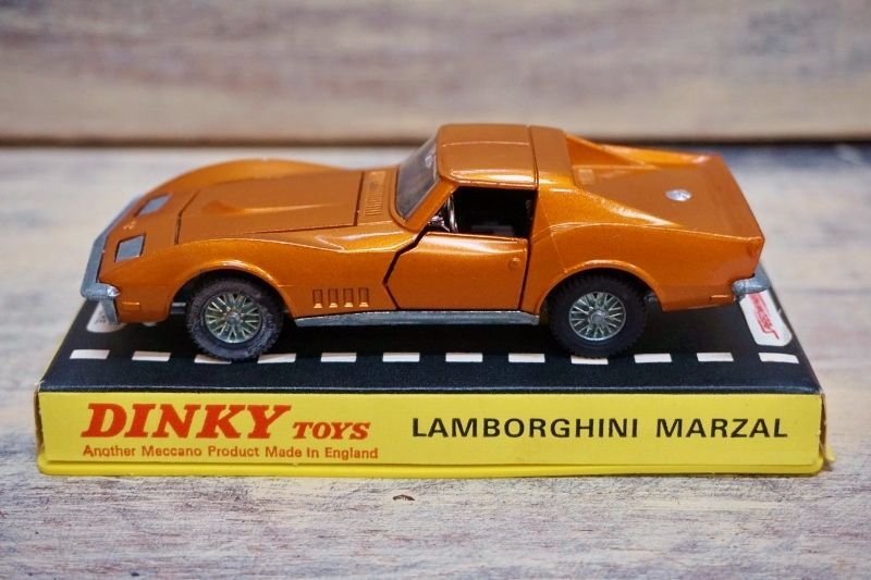 DINKY TOYS 221 CORVETTE STINGRAY ディンキートイ コルベット