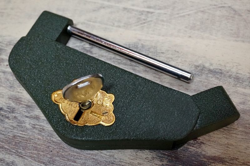 ブルドッグ 倉庫錠 Ｖ型 蔵用錠前 鍵 レア 廃番品 サイズ３種 K41