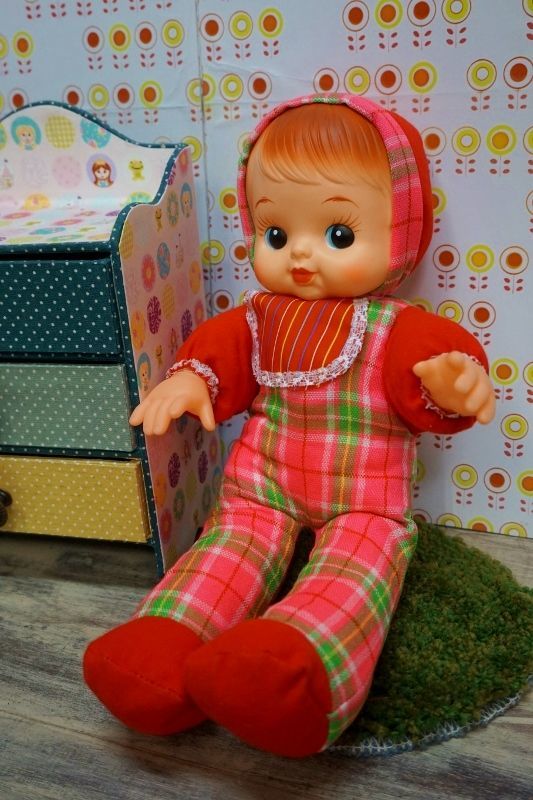 昭和レトロな抱き人形 鳴き人形 赤ちゃん ピンクチェック 赤スタイ