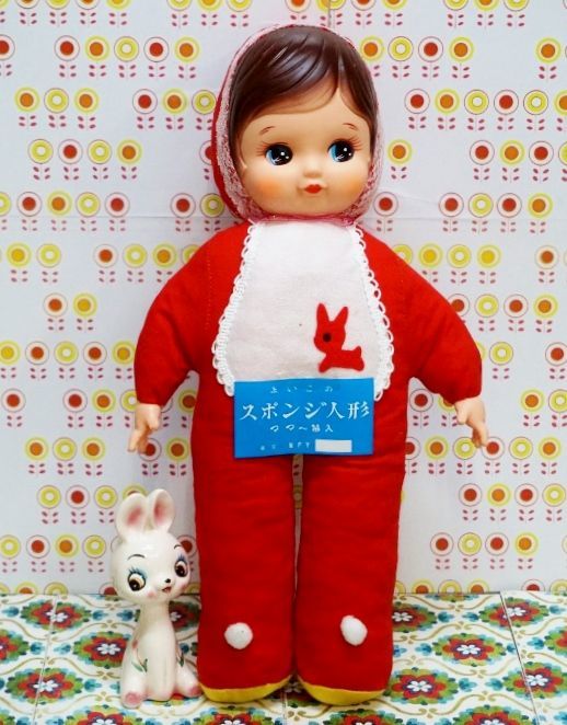 昭和レトロな抱き人形 鳴き人形 赤ちゃん 赤 うさぎスタイ