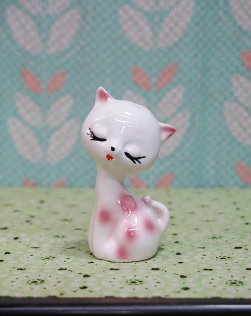 陶器置物 猫 ピンク ヴィンテージ Om649