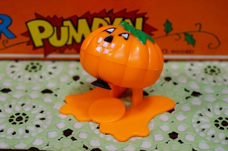 FLIP-OVER PUMPKIN ジャンピングバク中かぼちゃの玩具 １個 OM714