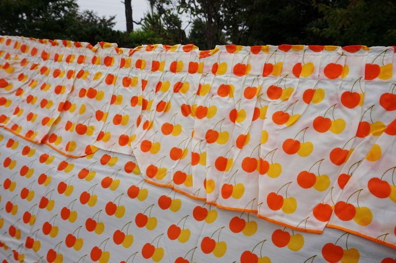 エルミー レデイメイドカーテン さくらんぼ柄 オレンジチェリー