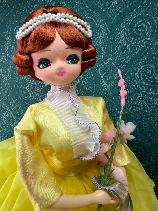 オルゴール人形 ポーズ人形 黄色ドレス 禁じられた遊び OM795