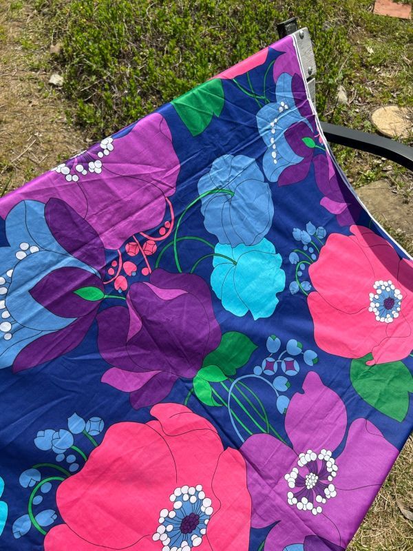 昭和レトロ生地 コットン 紫系 大胆な花柄 しっかりした生地 368×114