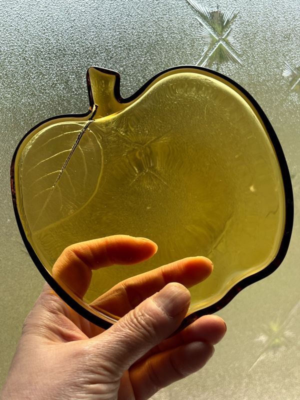 SOGA 曽我ガラス りんご型アンバープレート ガラス皿 アップル 1枚〜 SS108