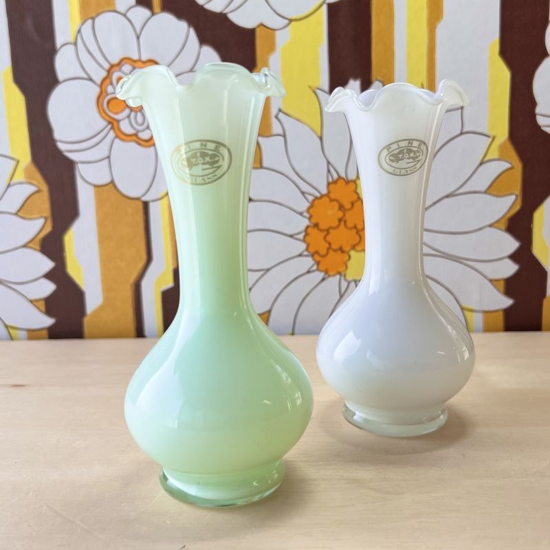 激安単価で ビンテージ 花瓶 グラス 色被せ 切子 ガラス ウラン含有 