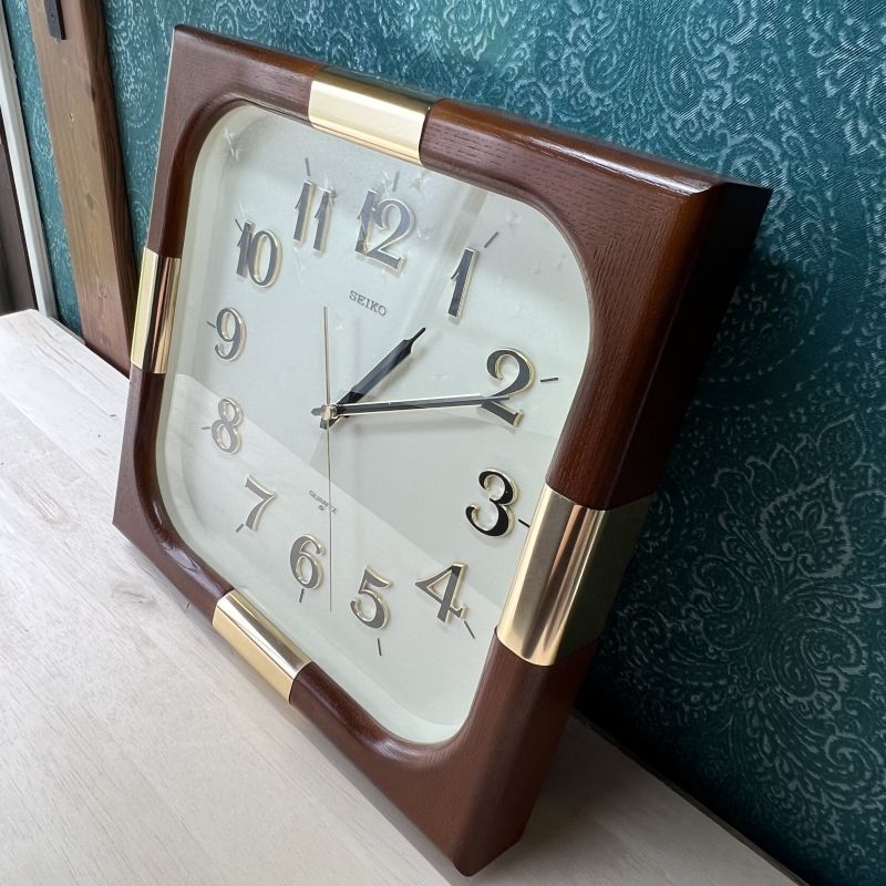 SEIKOquartz セイコークオーツ 壁掛け時計 モダンゴールド 木製 ミッド 