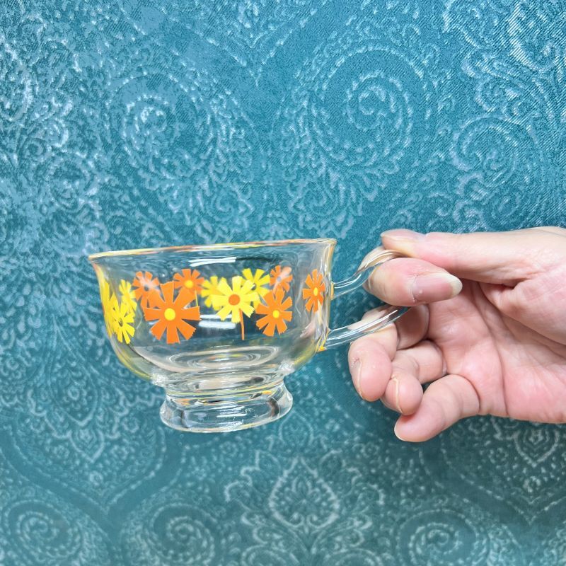 レトロポップ アデリア デイジー花柄 ガラスカップ＆ソーサー オレンジ